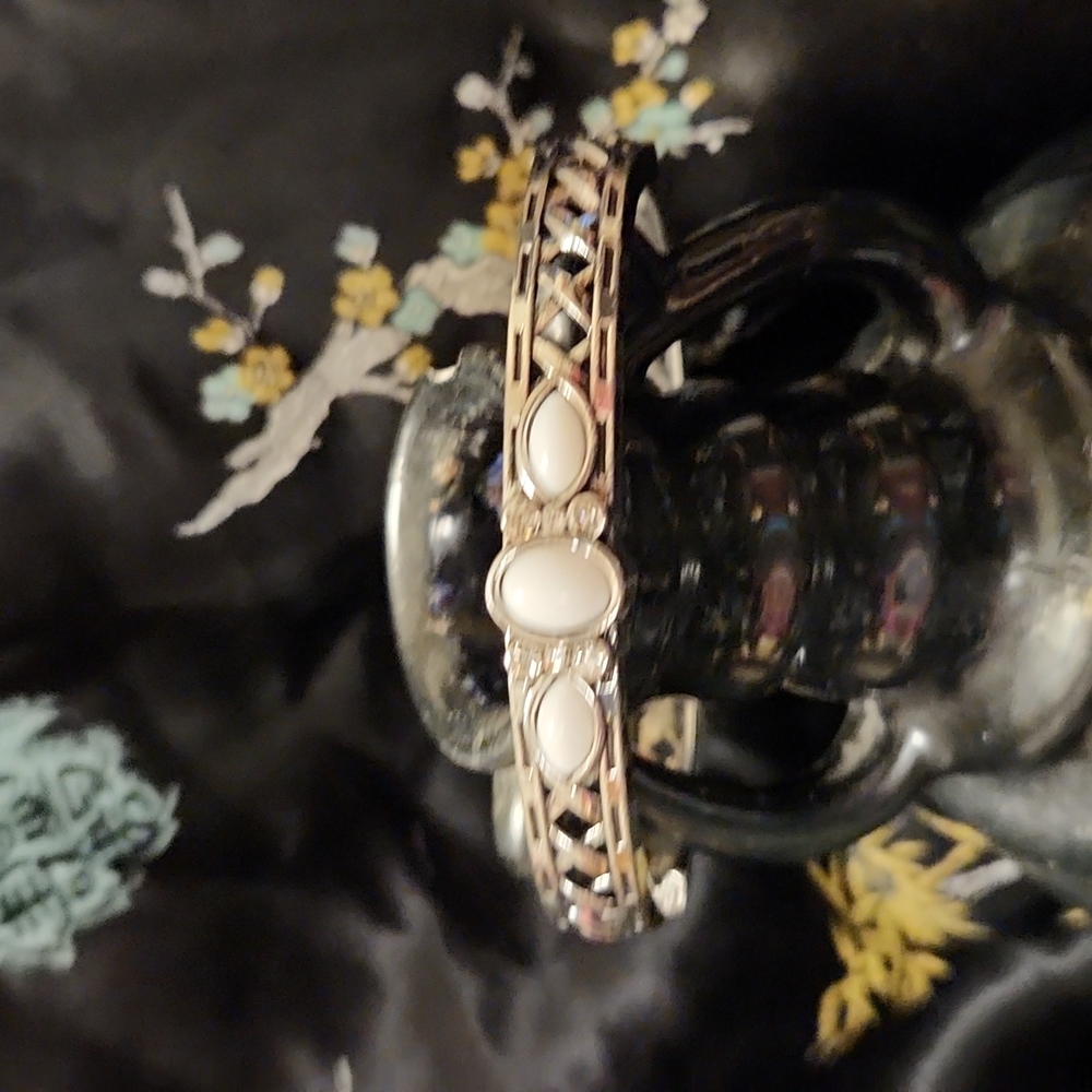 Paparazzi Silvertone & White Clamper Bracelet